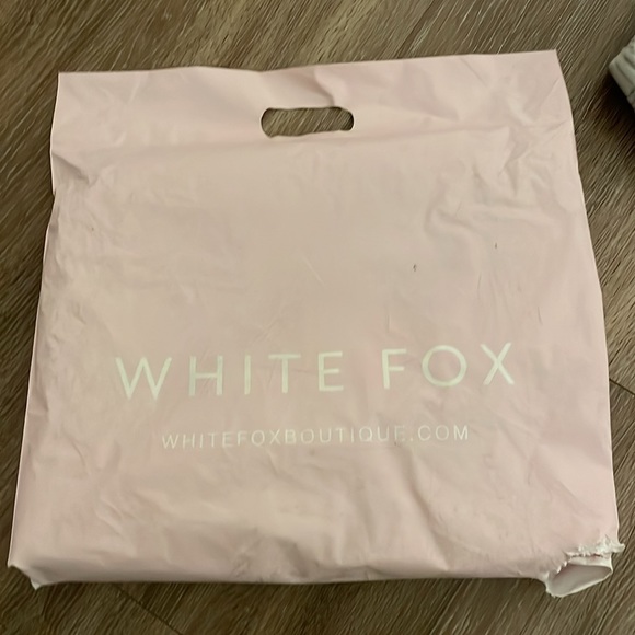 NWT White Fox Boutique Offstage Sweatpants Moon VOL.3 in size Small - Picture 6 of 11